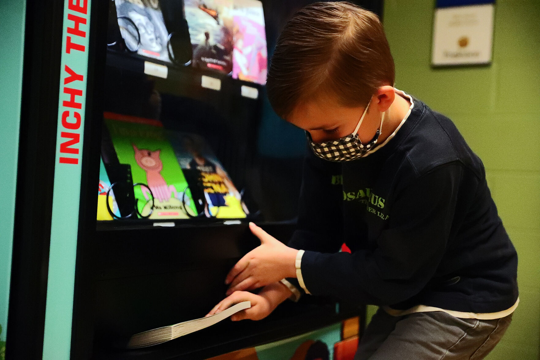 book machine 1.JPG